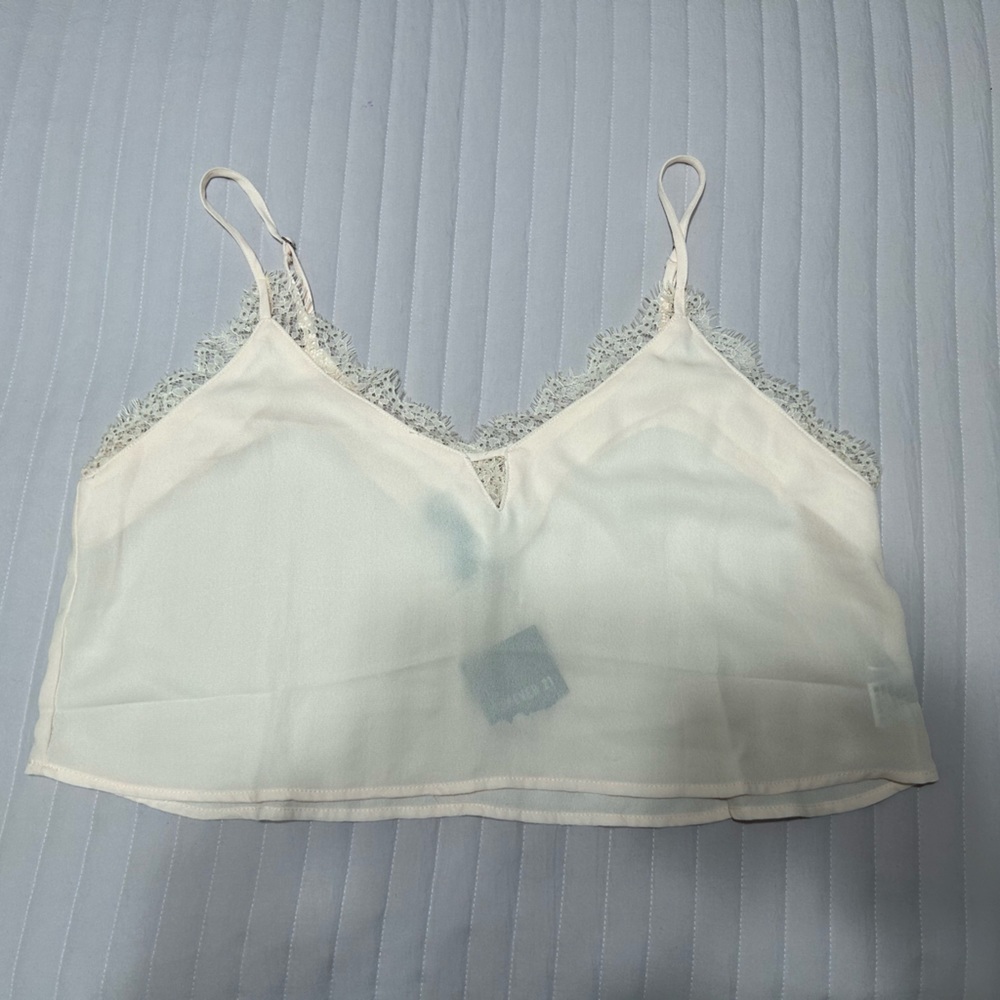 Lace cropped top